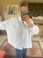 Load image into Gallery viewer, Cheesecloth Shirt with Contrast Stitching
